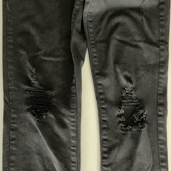 Sz10xtra long American Eagle black distressed jegging. - Picture 9 of 10